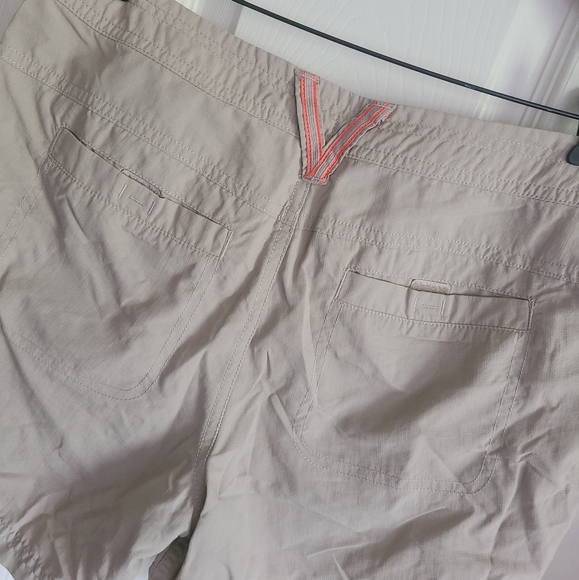 The North Face 2 Shorts Excellent Condition - Picture 5 of 6